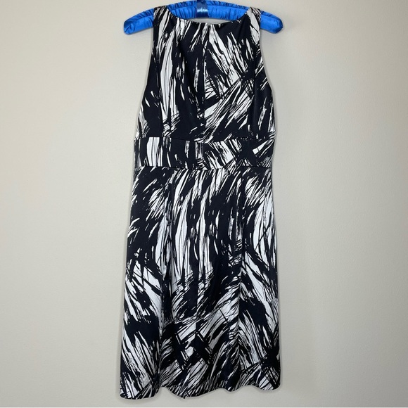Ann Taylor Black and White Patterned Silk Sleeveless Dress - Picture 8 of 9